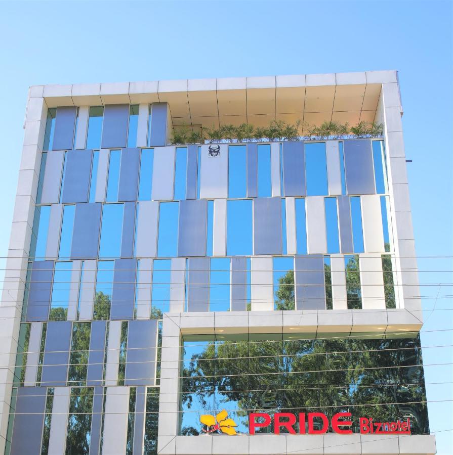 Pride Biznotel Haldwāni Exterior foto
